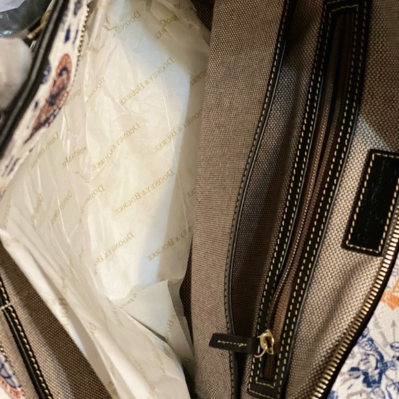 Disney DVC Dooney and bourke tote - Picture 3 of 5